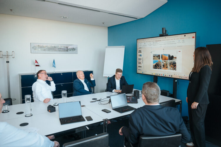 KA Mitarbeiter Präsentation im Meeting