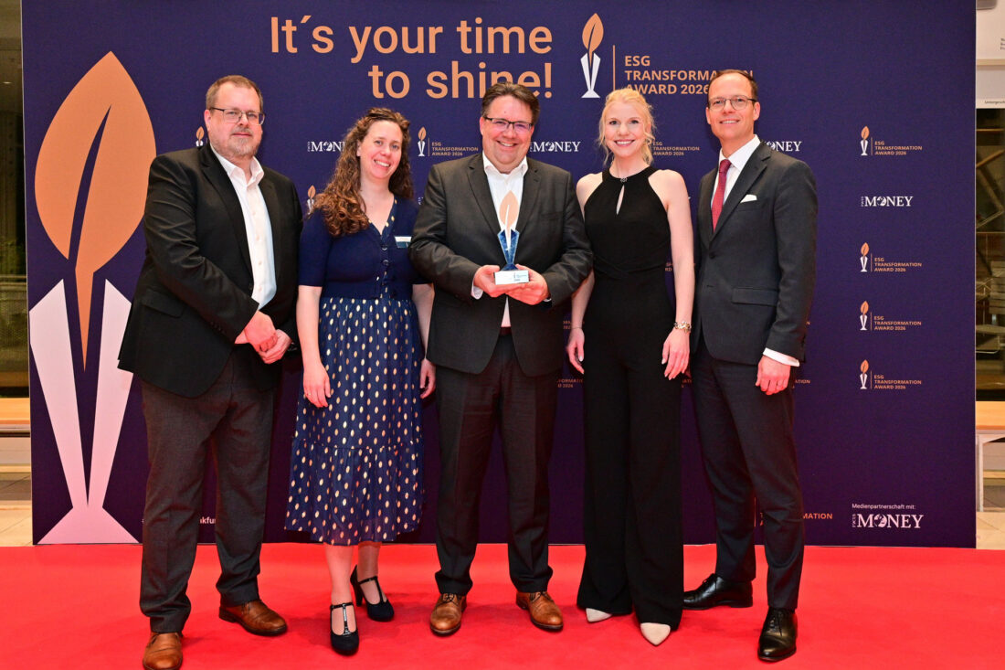 Teamfoto bei Siegerehrung des ESG Transformation Award 2026