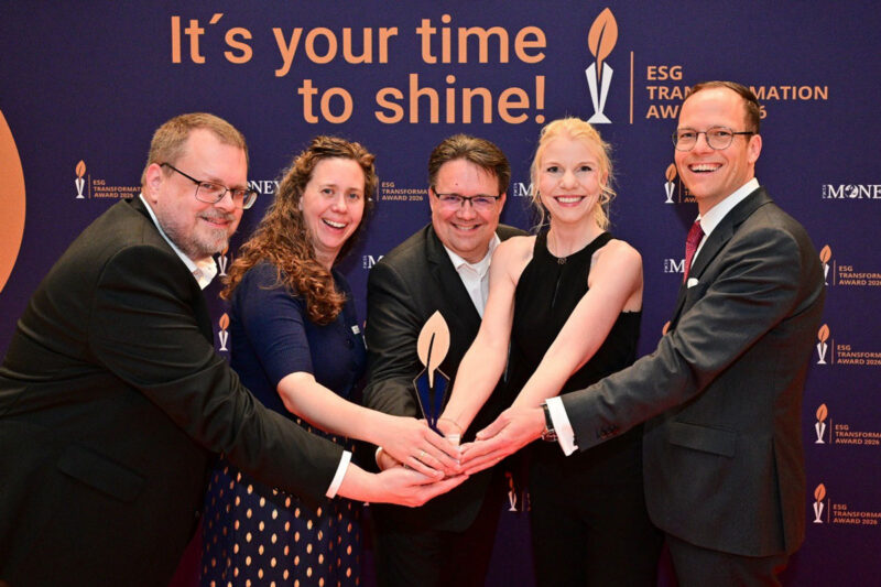 Siegerfoto des K.A.R.L. Teams beim ESG Transformation Award