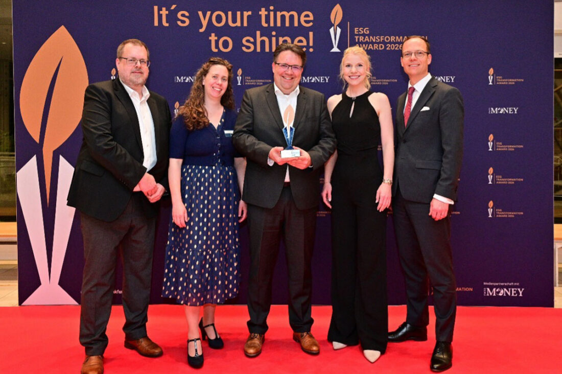 Teamfoto bei Siegerehrung des ESG Transformation Award 2026